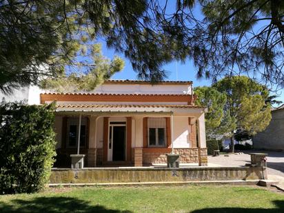 Vista exterior de Casa o xalet en venda en Bellvís amb Calefacció, Terrassa i Traster