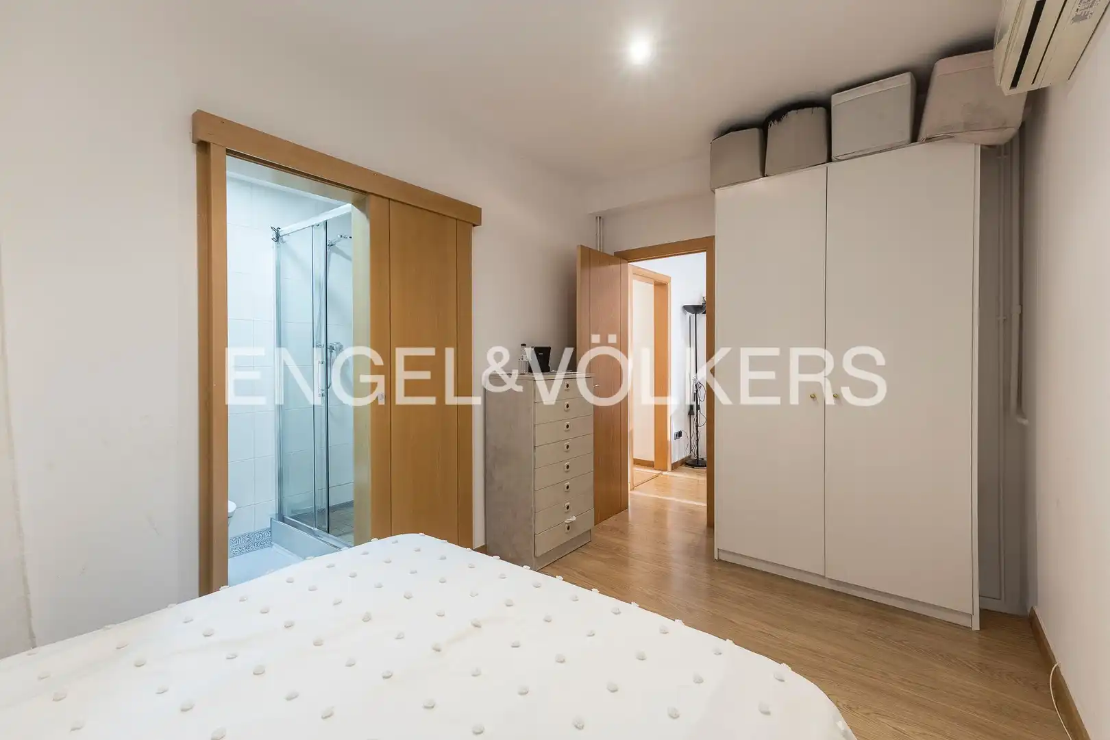 Habitación de Piso en venta en Barcelona con Aire acondicionado, Calefacción y Balcón