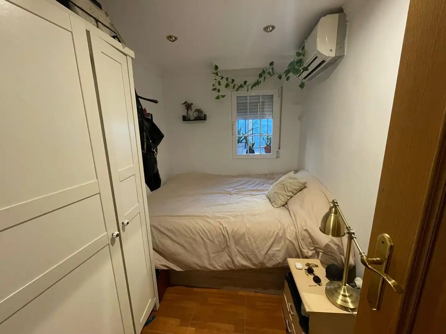 Bedroom of Flat for sale in  Granada Capital  with Air Conditioner, Furnished and Oven