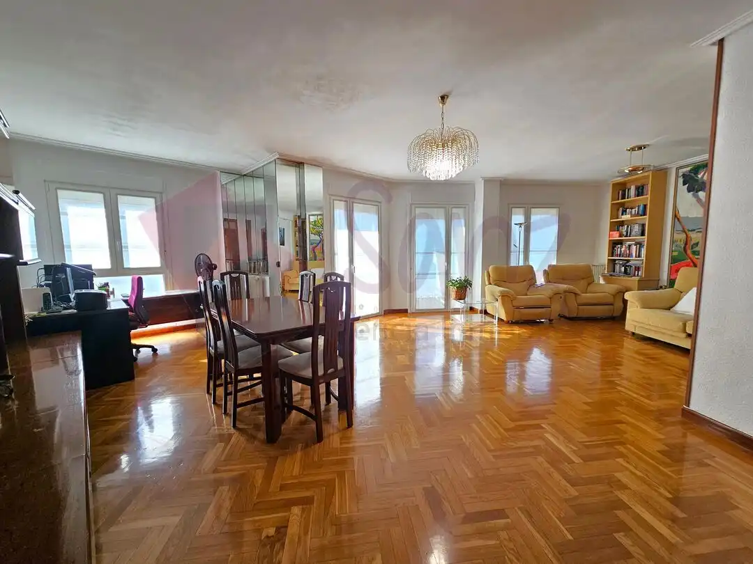 Sala d'estar de Pis en venda en  Logroño amb Calefacció, Terrassa i Traster