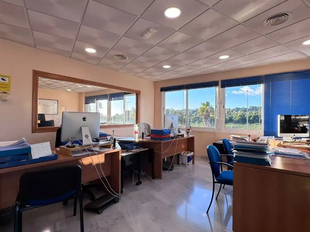 Büro zum Verkauf in Málaga mit Klimaanlage, Heizung und Terrasse