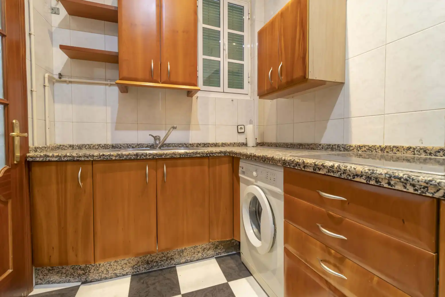 Cocina de Piso en venta en Sevilla con Aire acondicionado