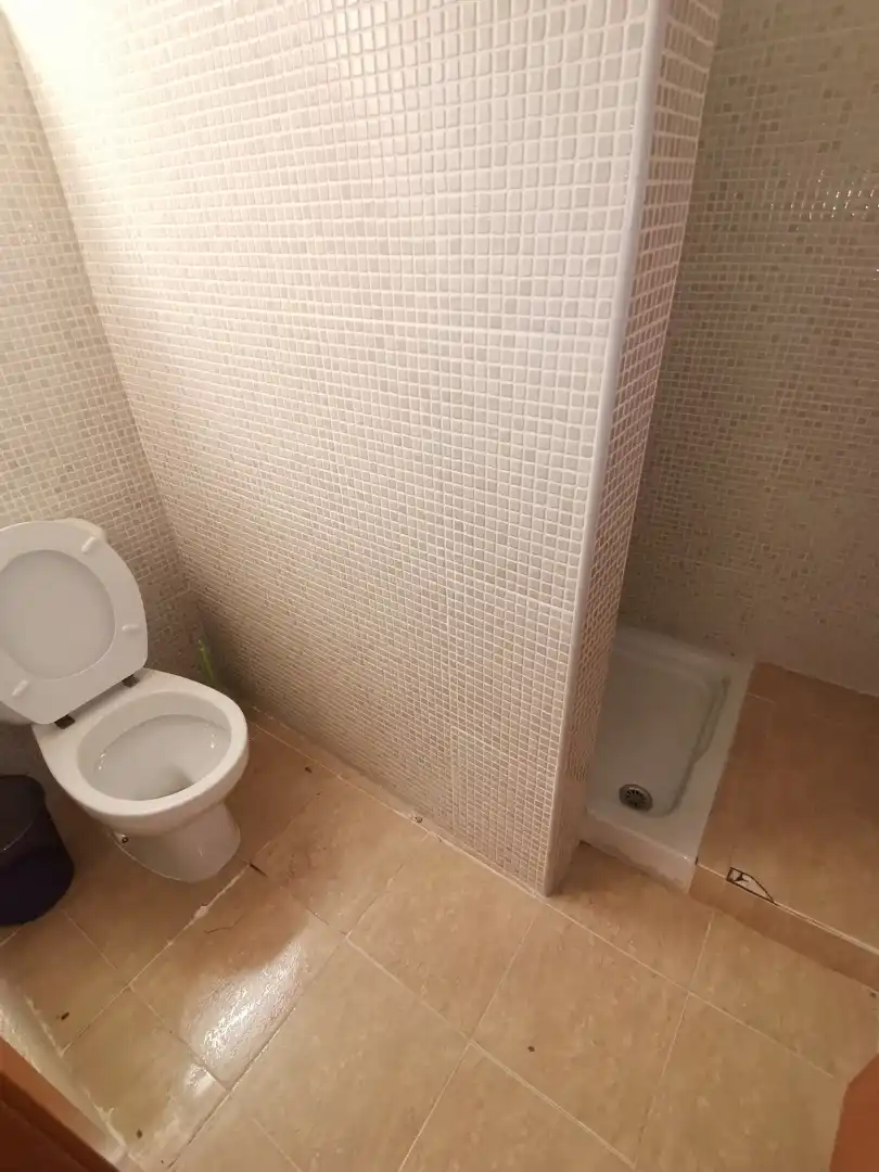 Badezimmer von Geschaftsraum zum Verkauf in Tres Cantos mit Klimaanlage