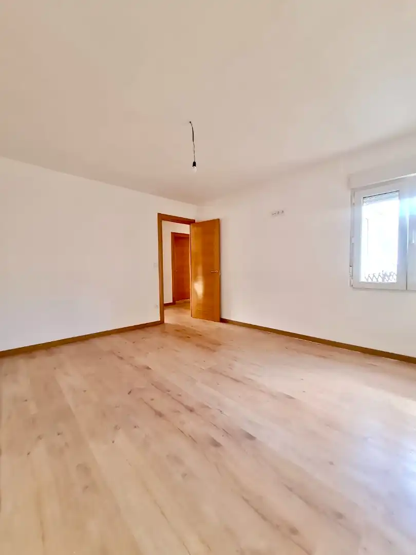 Pis en venda en Gijón  amb Jardí privat, Parquet i Traster