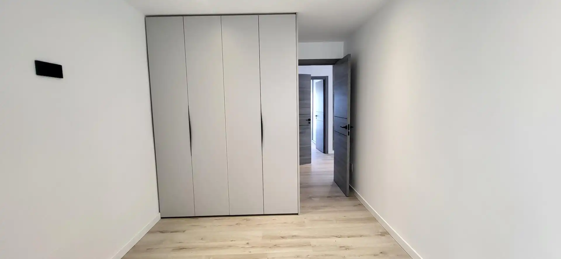 Schlafzimmer von Wohnungen zum Verkauf in Marbella mit Privatgarten und Gemeinschaftspool