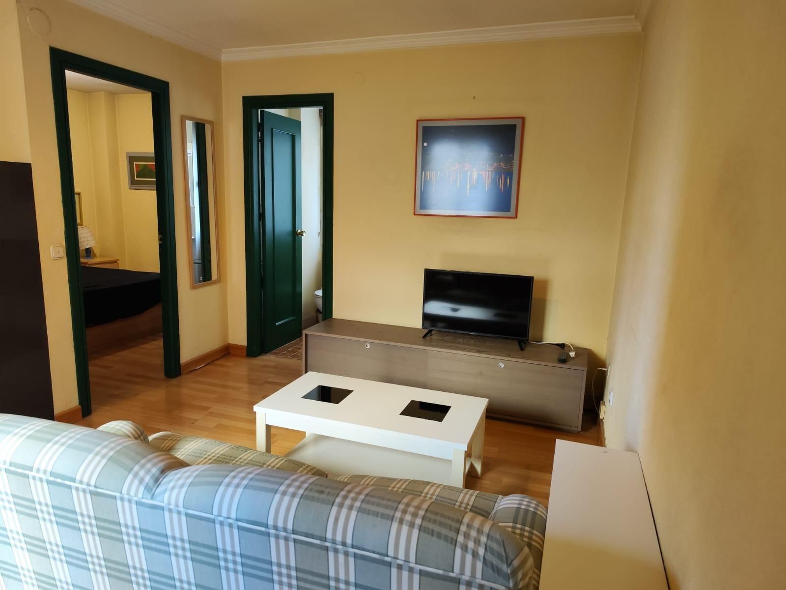 Sala d'estar de Apartament de lloguer en  Granada Capital amb Aire condicionat i Calefacció