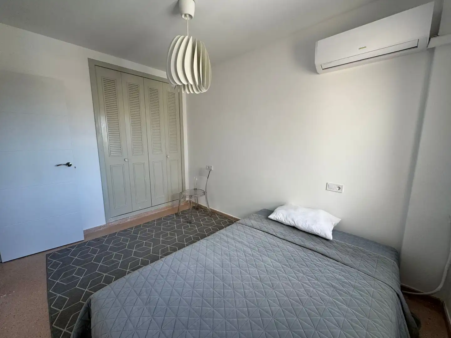 Schlafzimmer von Wohnungen zur Miete in El Campello mit Klimaanlage, Heizung und Möbliert