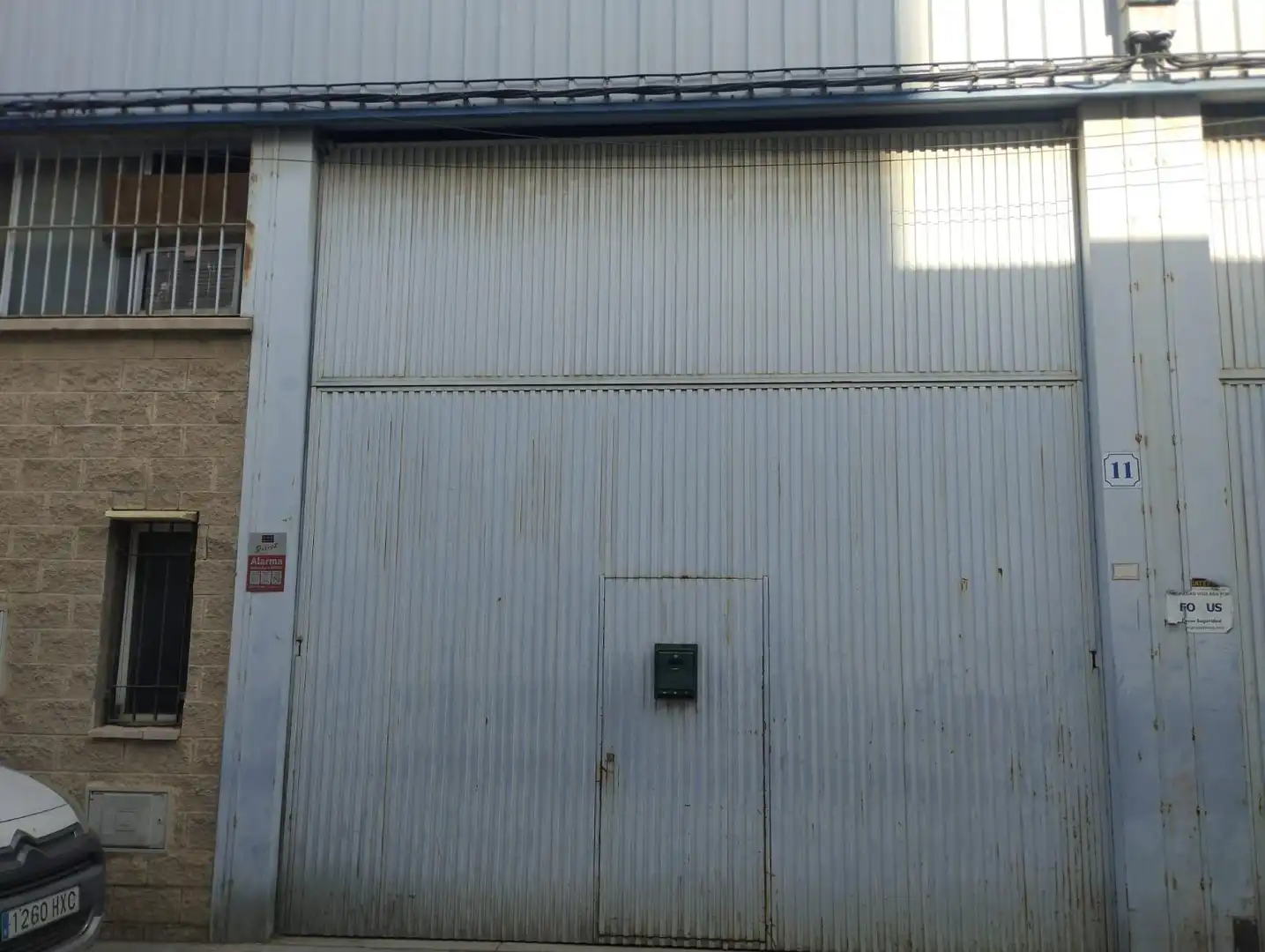 Außenansicht von Fabrikhallen zur Miete in Sevilla