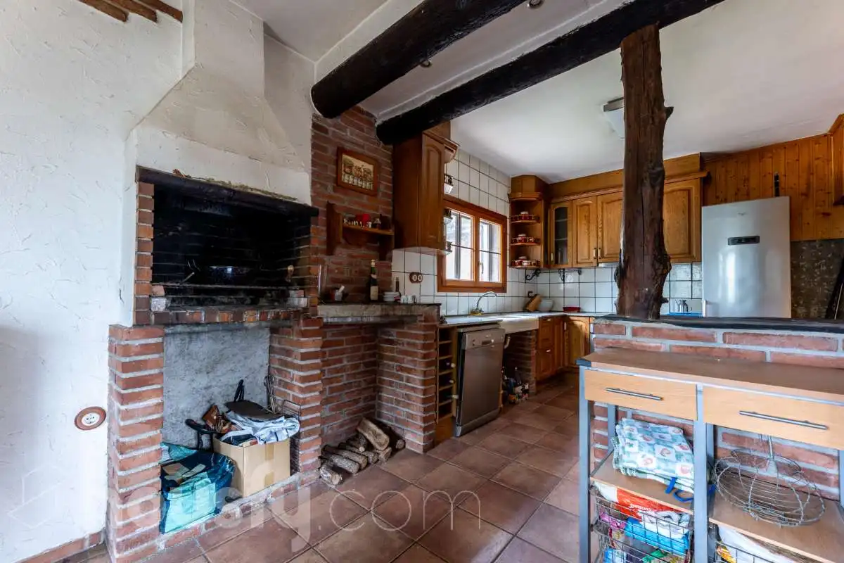 Cuina de Casa o xalet en venda en Torrelles de Foix amb Aire condicionat, Calefacció i Jardí privat