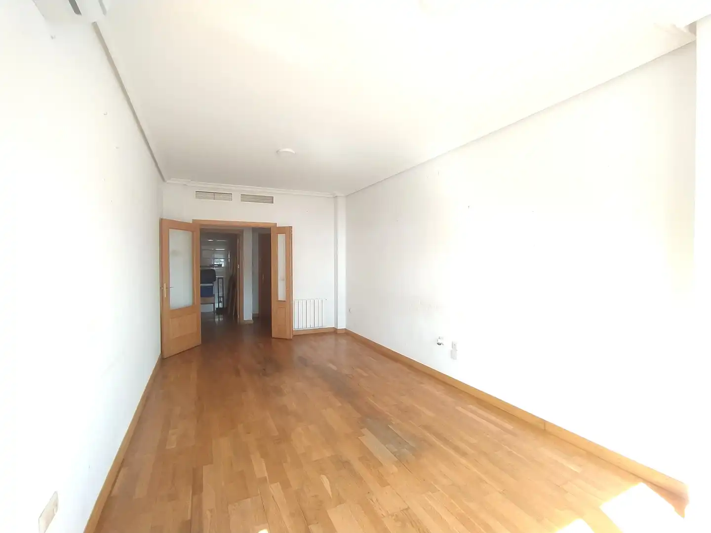 Wohnung zum Verkauf in Mérida mit Klimaanlage, Abstellraum und Balkon