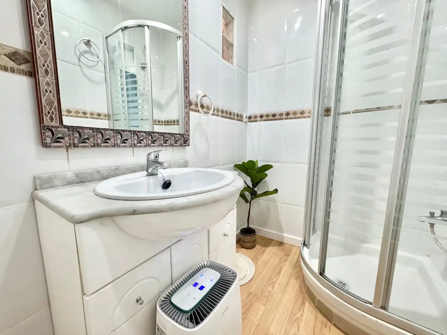 Bathroom of Flat for rent in Santa Pola  with Heating, Parquet flooring and Terrace