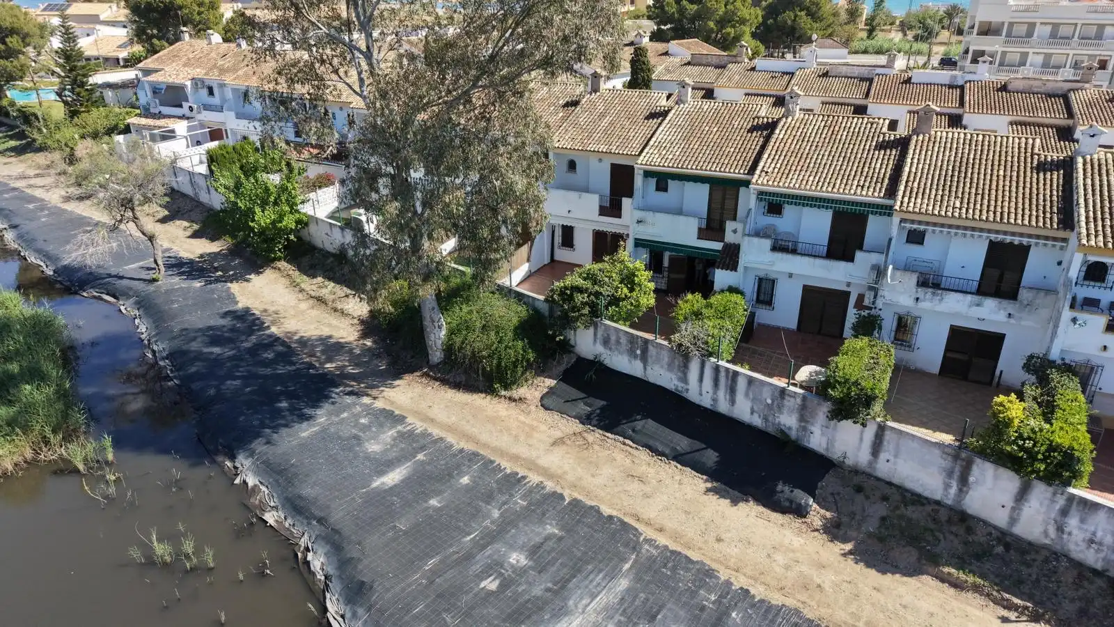 Vista exterior de Casa adosada en venda en Dénia amb Aire condicionat, Calefacció i Jardí privat