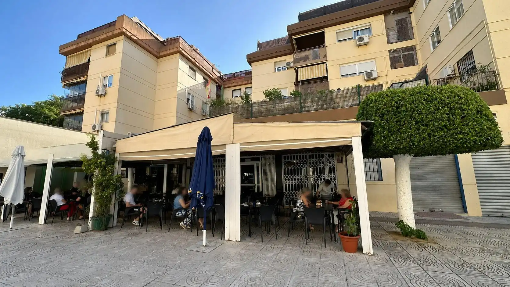Locale commerciale in cessione a Teatinos - Universidad