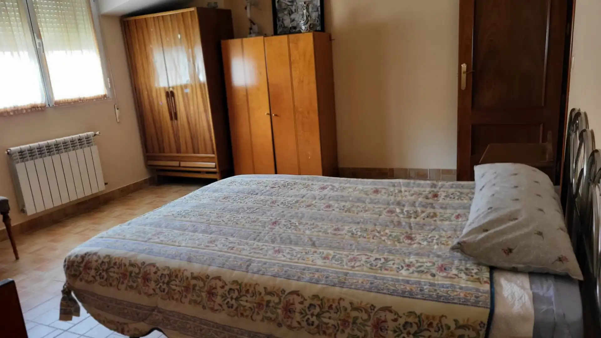 Schlafzimmer von Einfamilien-Reihenhaus zum Verkauf in Pedro Muñoz mit Heizung und Möbliert