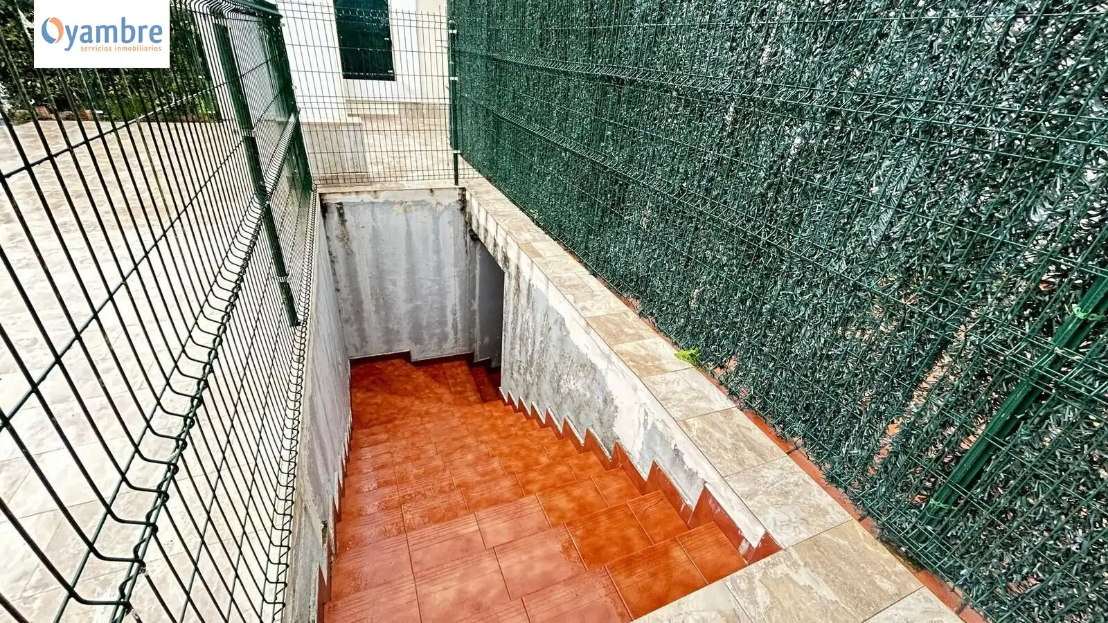 Garage zum Verkauf in Ampuero