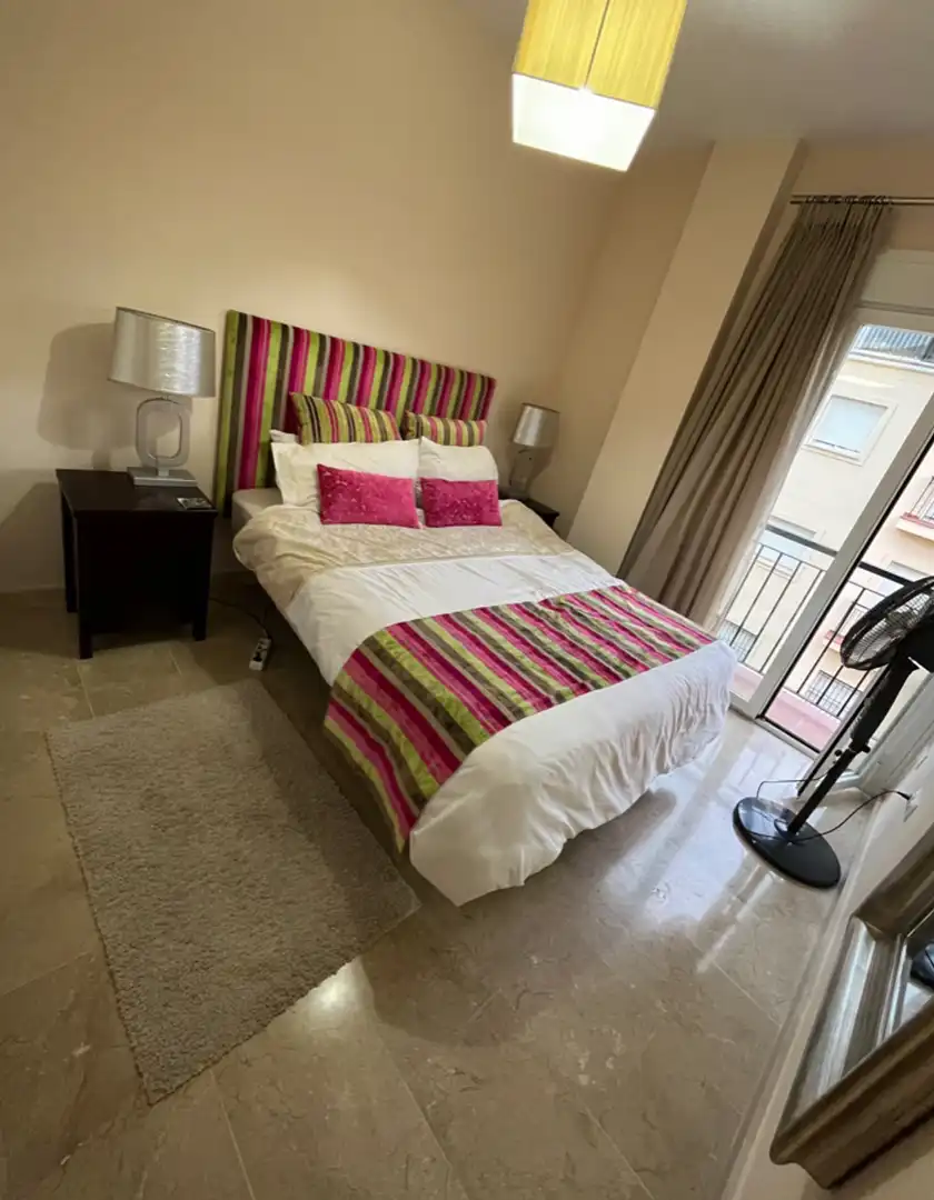 Dormitori de Apartament de lloguer en Mijas amb Terrassa i Moblat