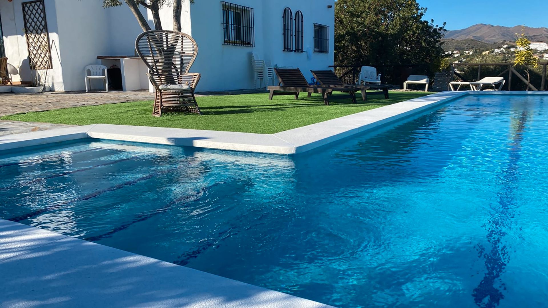 Swimming pool of Country homes for sale in Estepona  with Air Conditioner, Heating and Private garden