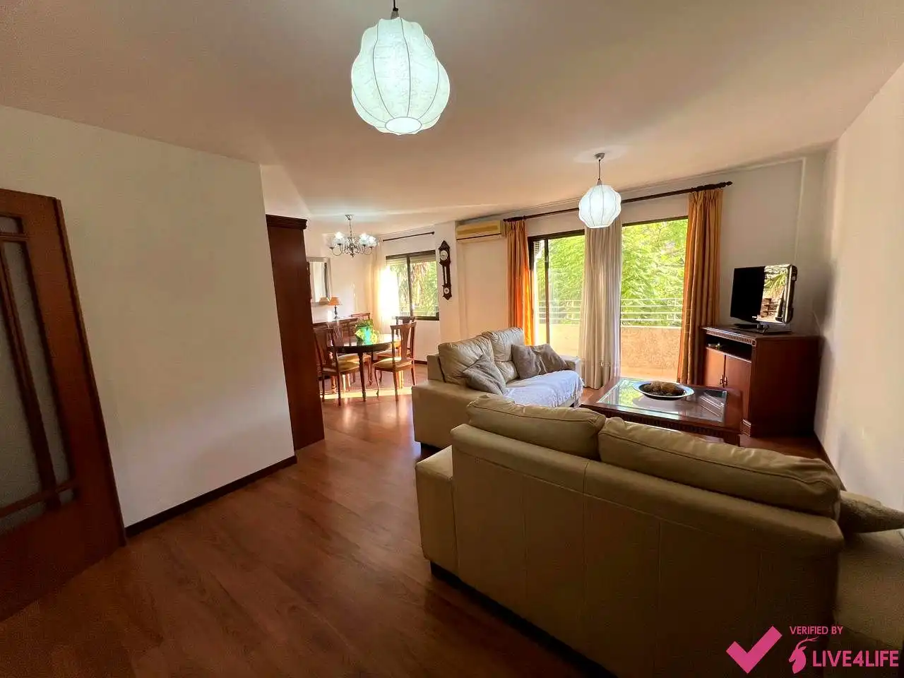 Living room of Flat for rent in Valencia  with Air Conditioner, Parquet flooring and Furnished