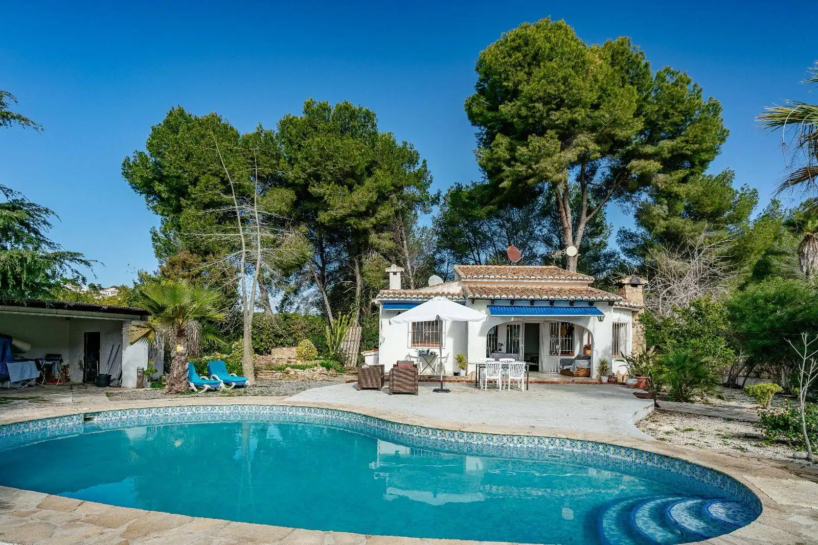 Detached house with garden for sale in Casco Urbano