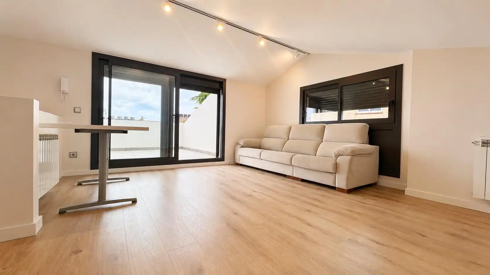 Sala d'estar de Casa o xalet en venda en Argentona amb Aire condicionat, Calefacció i Parquet