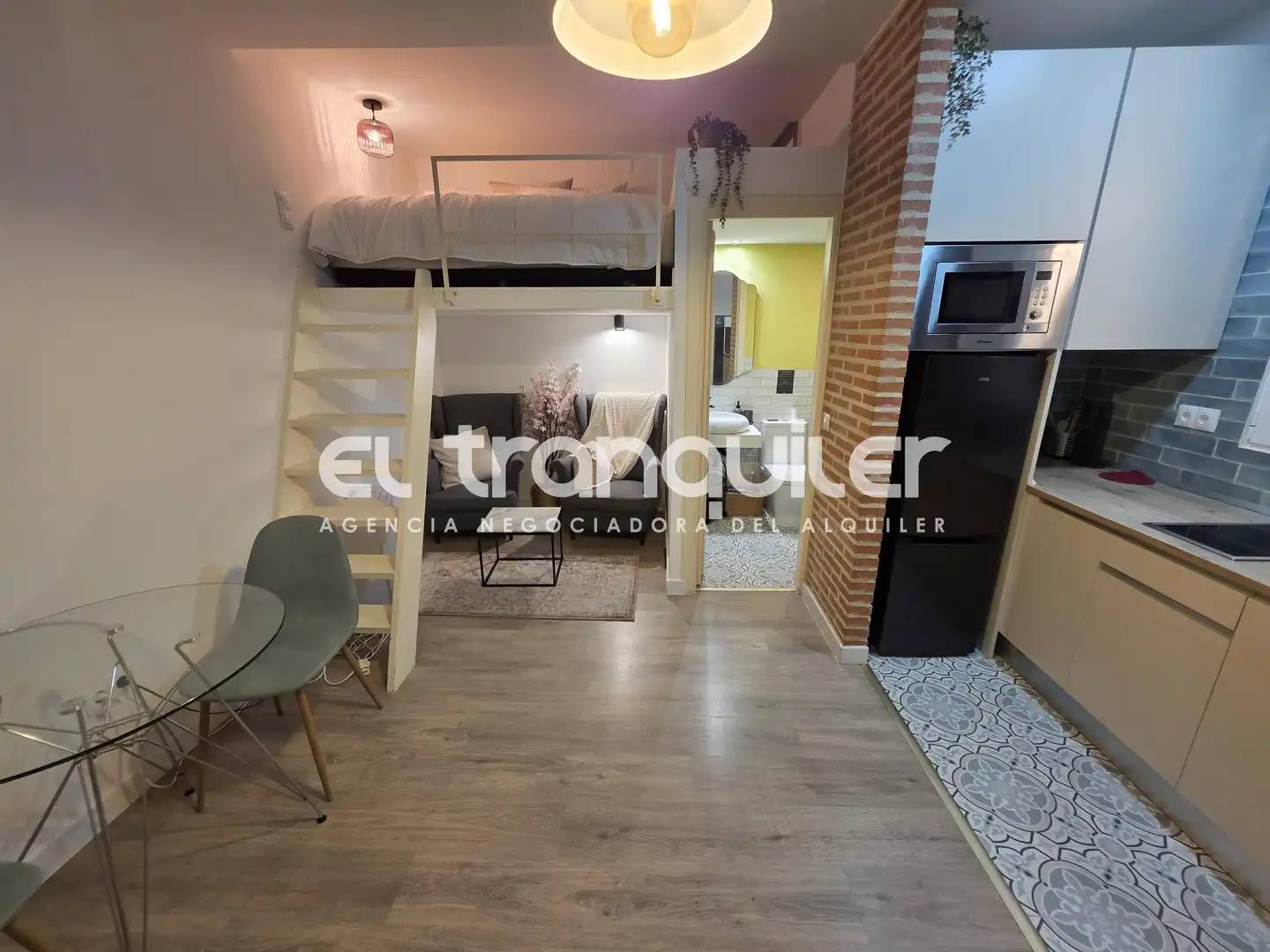Habitación de Estudio de alquiler en Madrid con Amueblado, Lavadora y Se aceptan mascotas