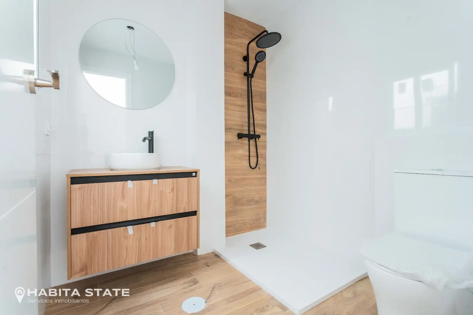 Bany de Casa o xalet en venda en Almería amb Terrassa i Traster