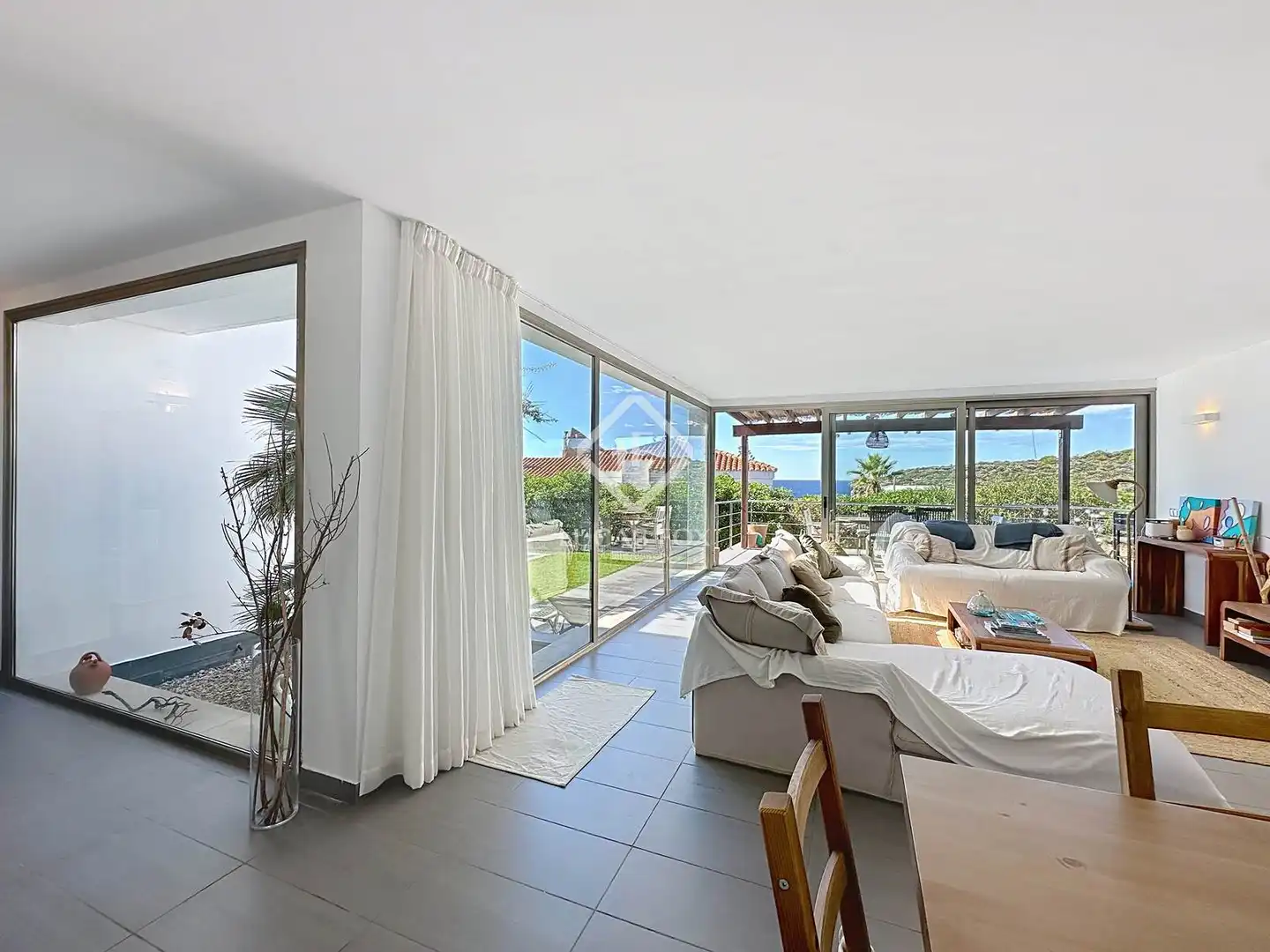 Sala d'estar de Casa o xalet en venda en Maó - Mahón amb Aire condicionat, Calefacció i Jardí privat