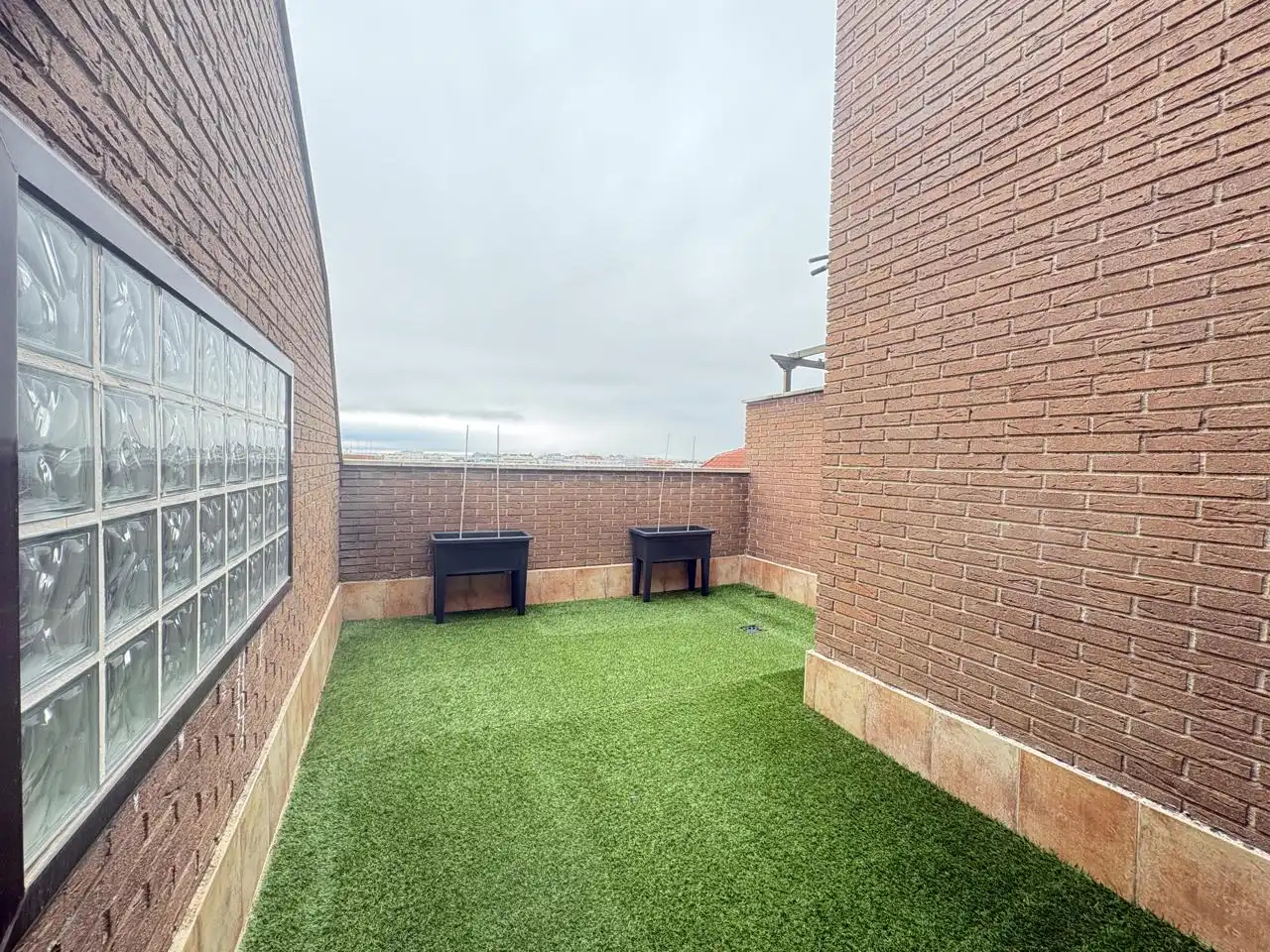 Terraza de Dúplex de alquiler en Alcalá de Henares con Calefacción, Terraza y Trastero