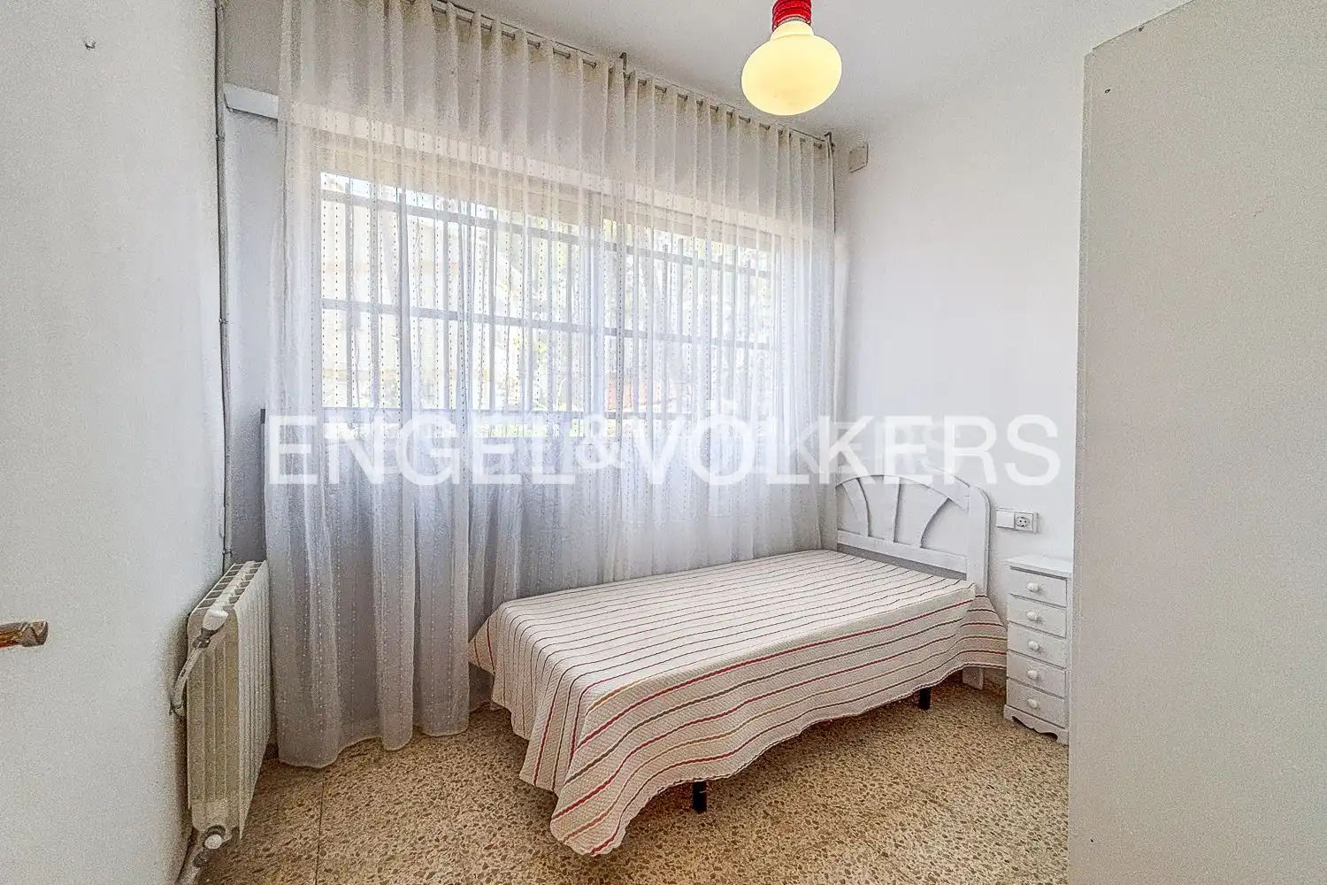 Bedroom of Houses for rent in Paterna  with Air Conditioner, Heating and Private garden