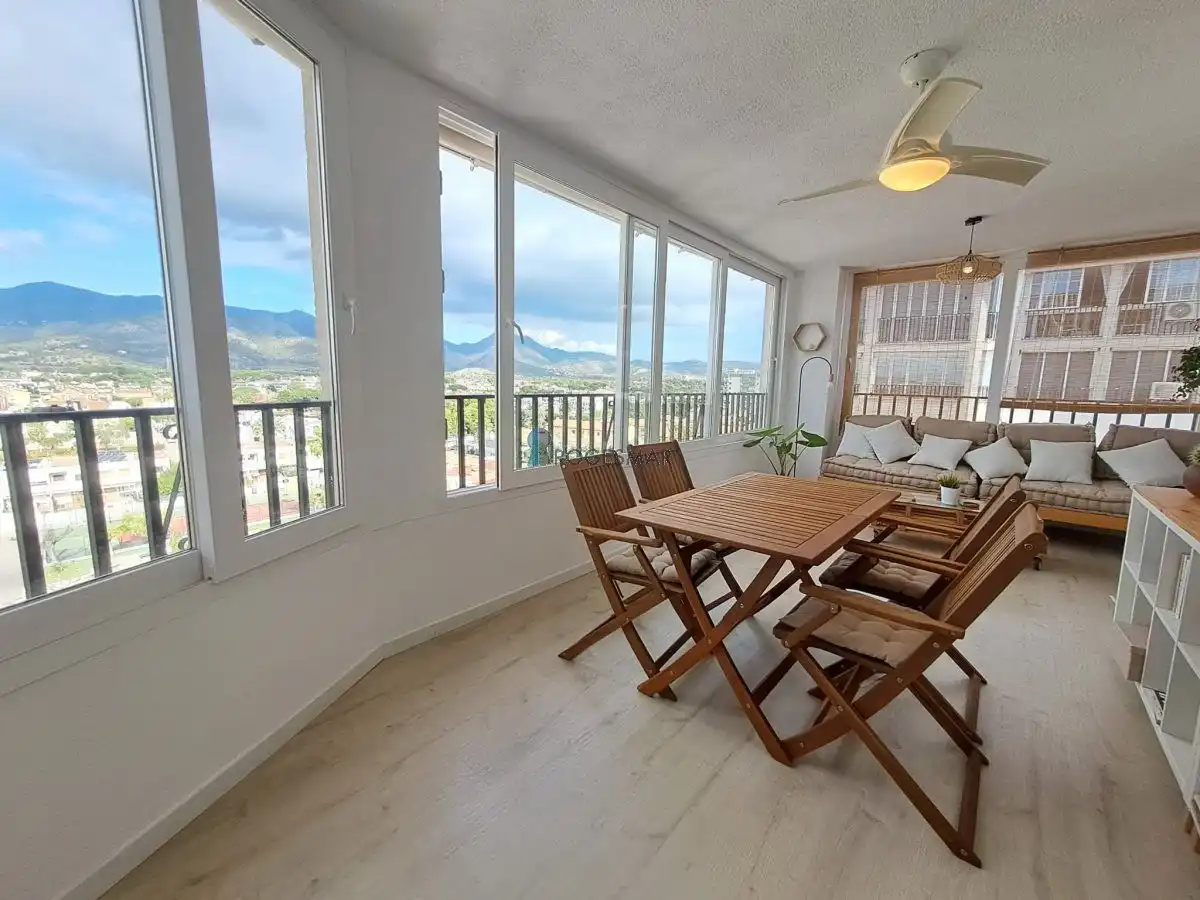 Menjador de Apartament en venda en Benicasim / Benicàssim amb Piscina comunitària