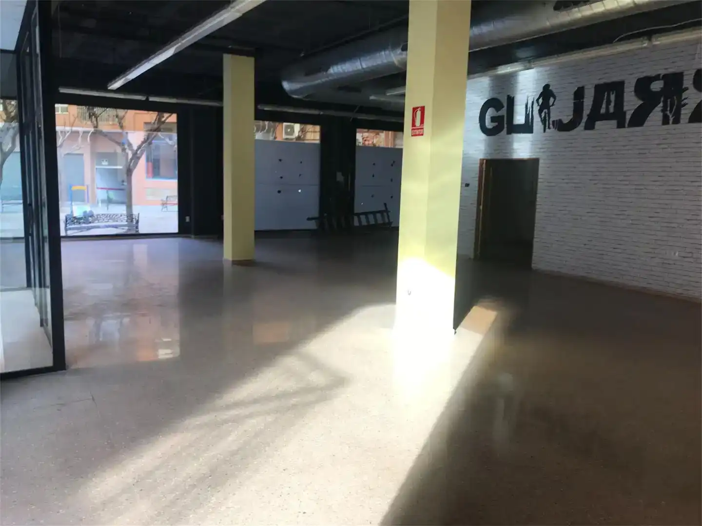 Local en venda en Villena amb Aire condicionat, Calefacció i Parquet