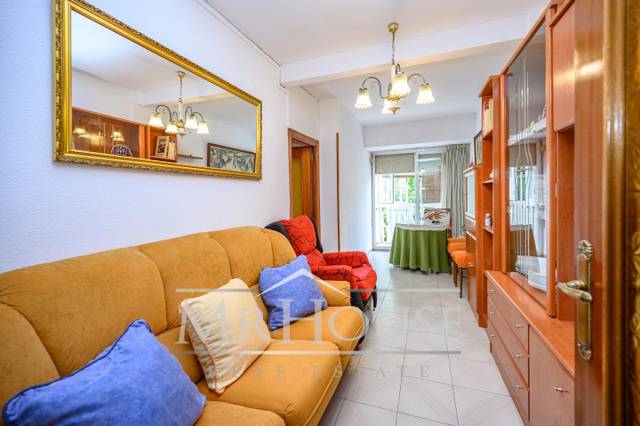 Piso en Venta en De Pablo Vi en Pintores - Ferial