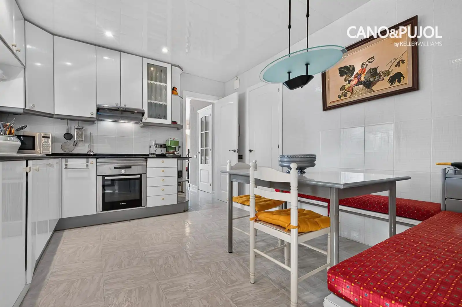 Kitchen of Houses for sale in Ca n'Oriol