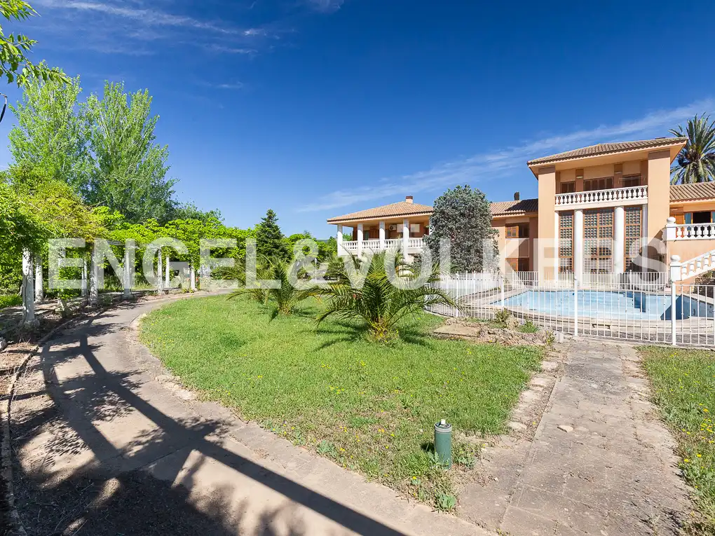 Houses for sale in Ontinyent  with Air Conditioner, Heating and Private garden