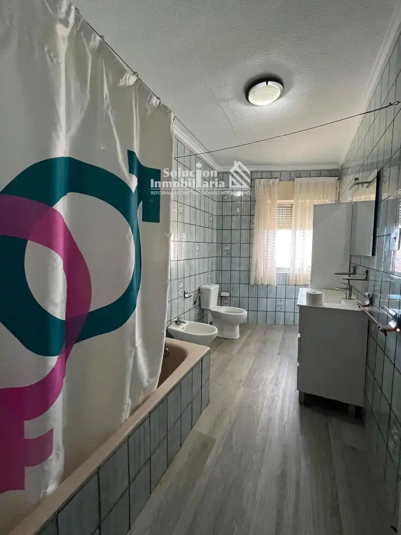 Bathroom of Flat for sale in Cantalapiedra  with Heating, Storage room and Furnished