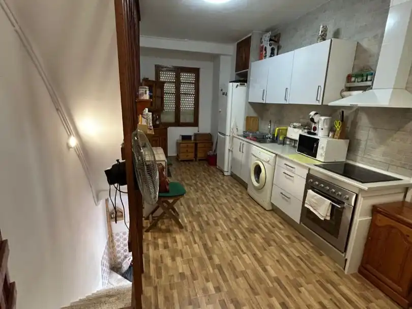 Cuina de Casa o xalet en venda en Serra amb Terrassa i Balcó