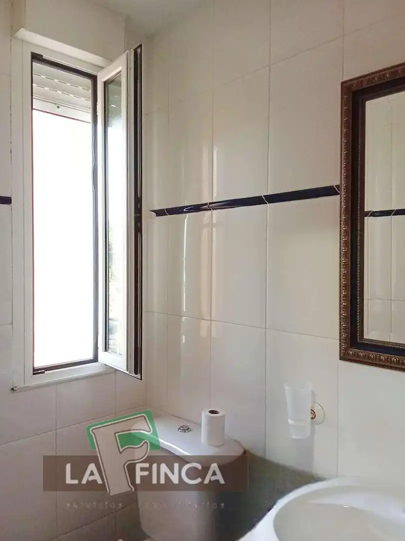Bany de Casa o xalet en venda en Soto del Barco amb Calefacció, Parquet i Terrassa
