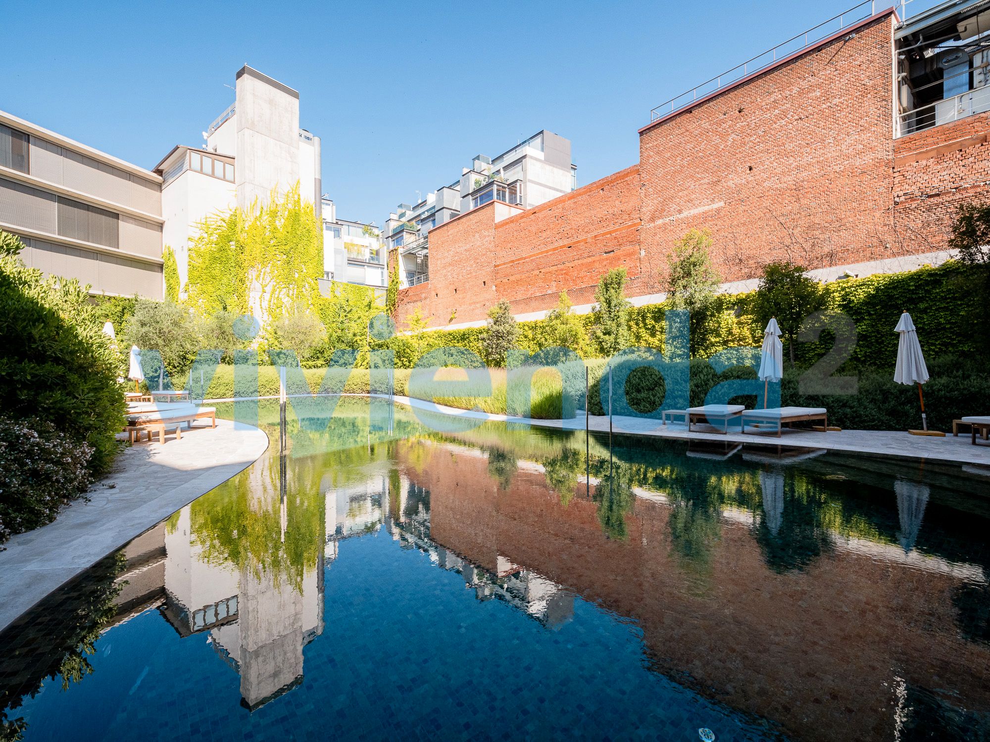 Swimming pool of Flat for sale in  Madrid Capital  with Air Conditioner, Storage room and Swimming Pool