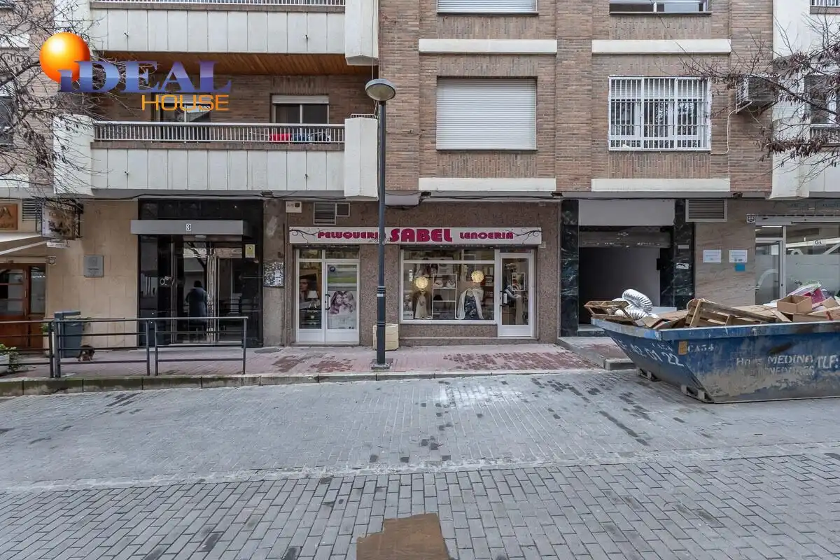 Local comercial en venda a Beiro, imagen 2