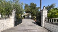 Vista exterior de Casa o xalet en venda en  Córdoba Capital amb Aire condicionat, Calefacció i Jardí privat