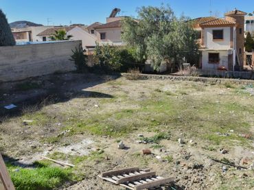 Terreno residencial en venta en Calle ROSALIA DE CASTRO 4
