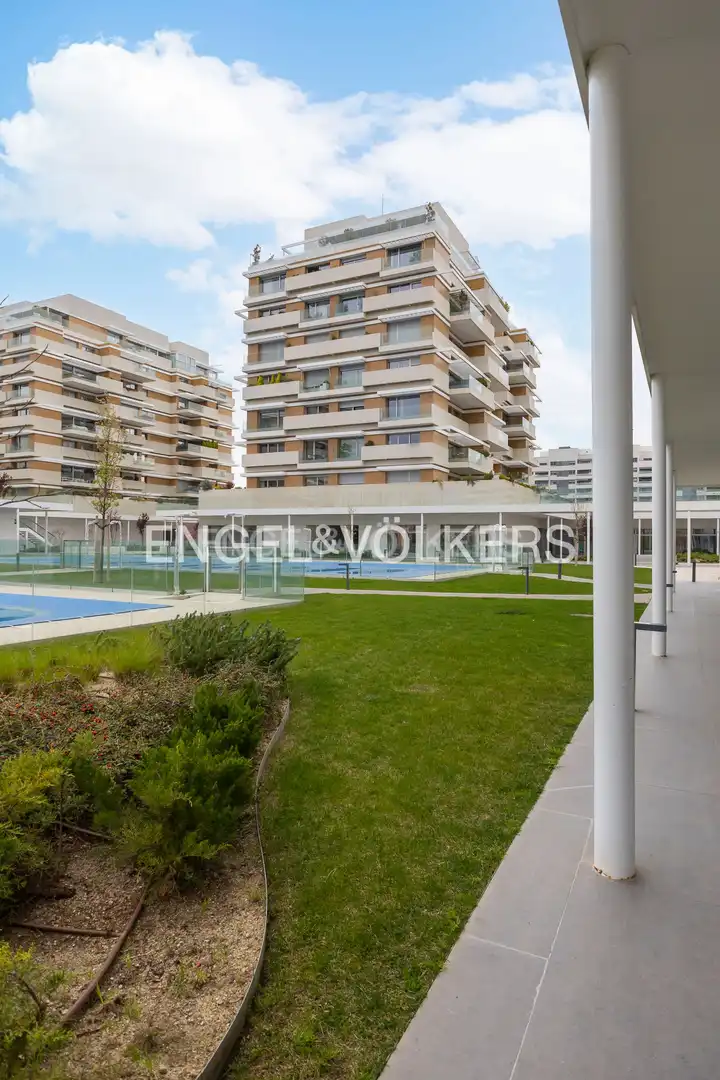 Vista exterior de Ático en venta en Madrid con Aire acondicionado, Calefacción y Terraza