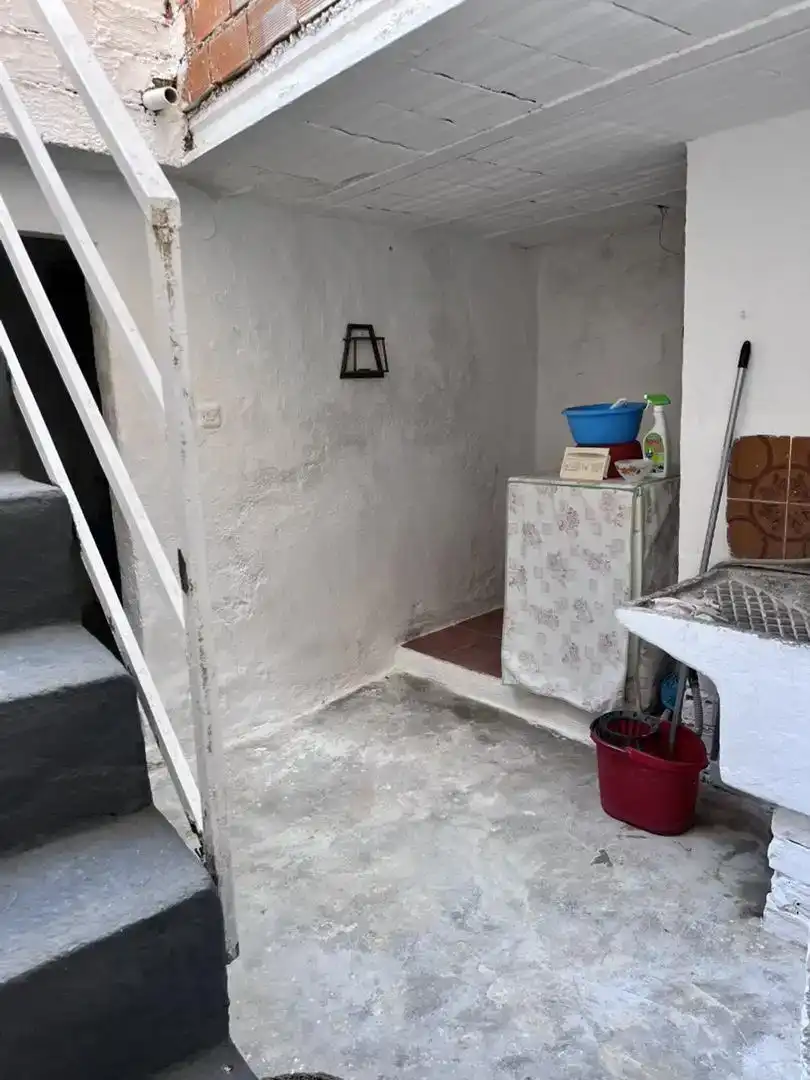 Casa adosada en venda en Baza amb Balcó