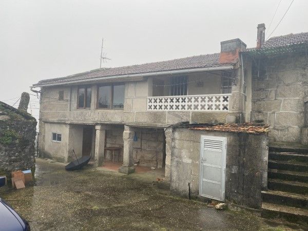 Vista exterior de Casa o xalet en venda en Covelo amb Jardí privat i Traster
