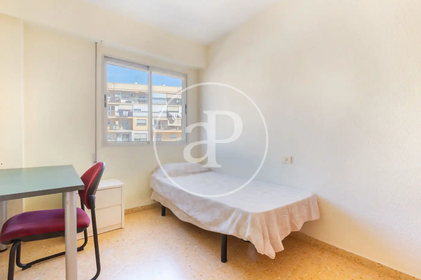 Bedroom of Flat for sale in Valencia  with Heating, Furnished and Balcony