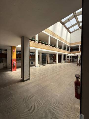 Local comercial en Alquiler en Barrio Alto