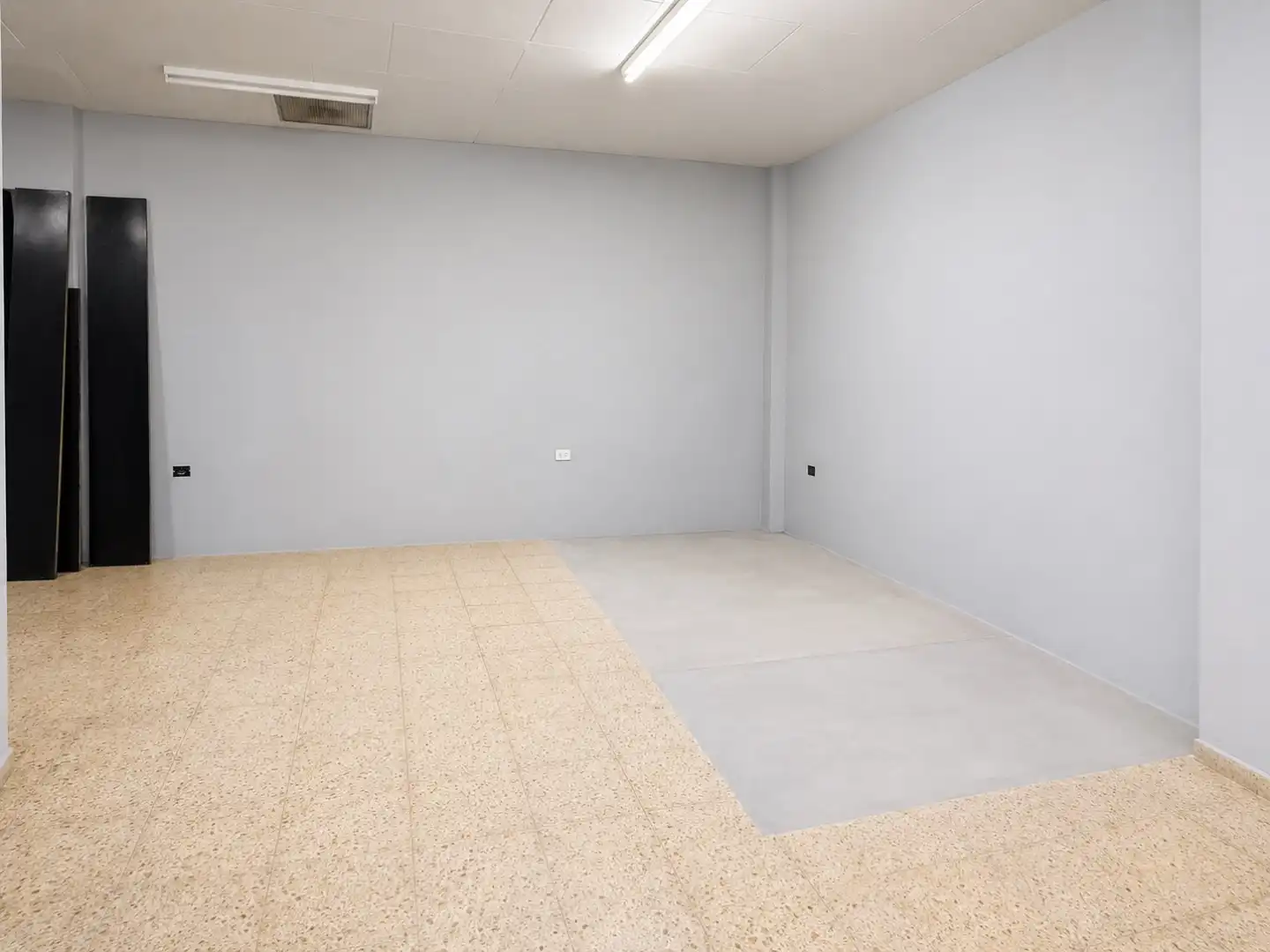 Commercial properties for rent in Valencia  with Air Conditioner