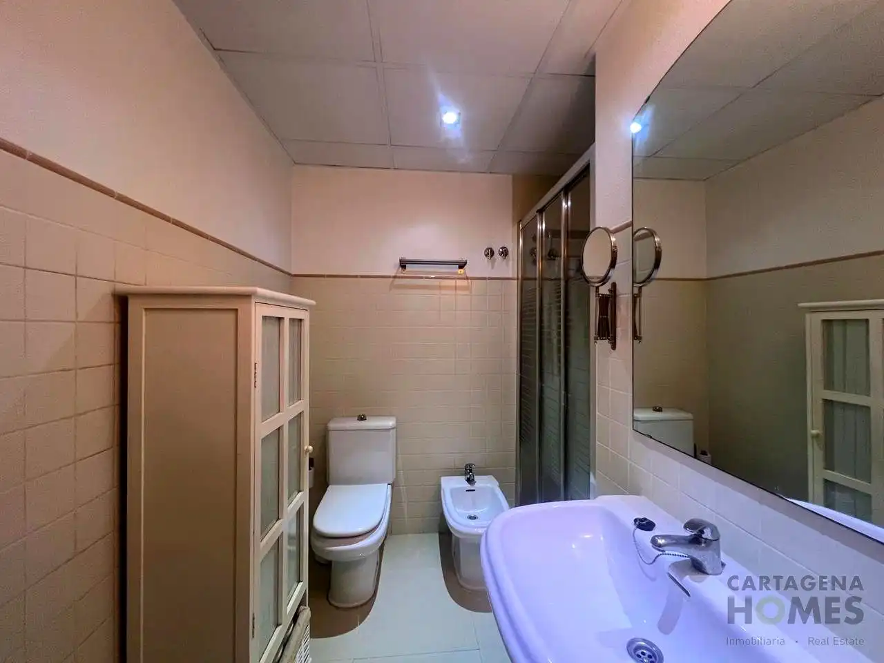 Baño de Piso de alquiler en Cartagena con Calefacción, Parquet y Amueblado