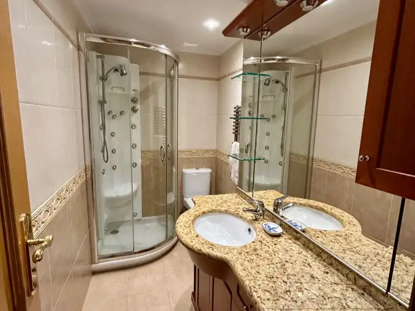 Badezimmer von Wohnung zum Verkauf in Lezo, Gipuzkoa