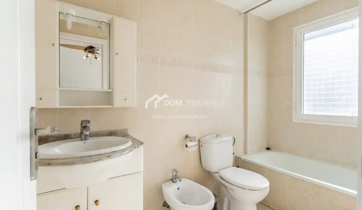 Baño de Casa o chalet de alquiler en Adeje con Terraza, Amueblado y Horno